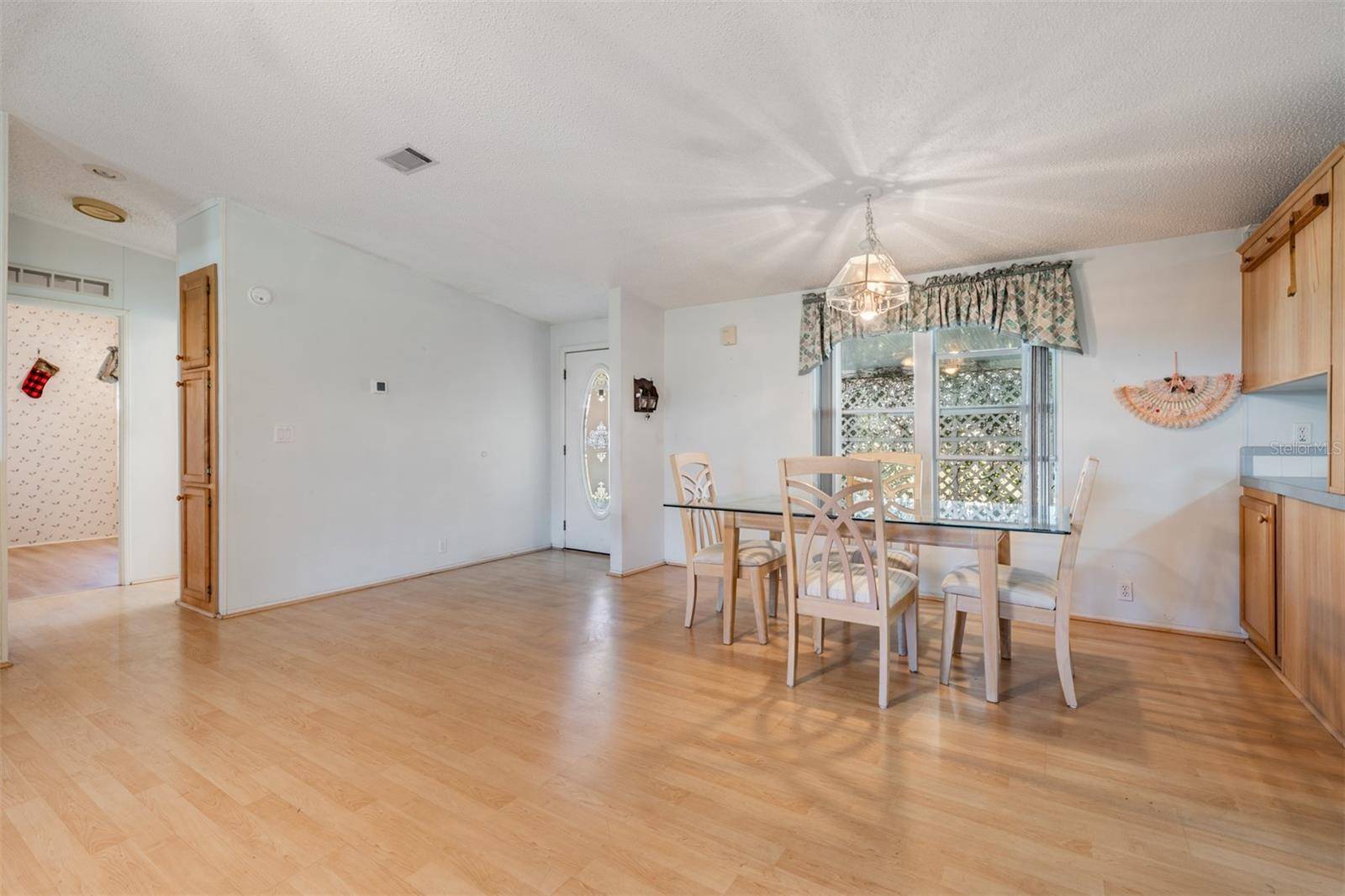 37700 NEUKOM AVE, Zephyrhills, FL 33541