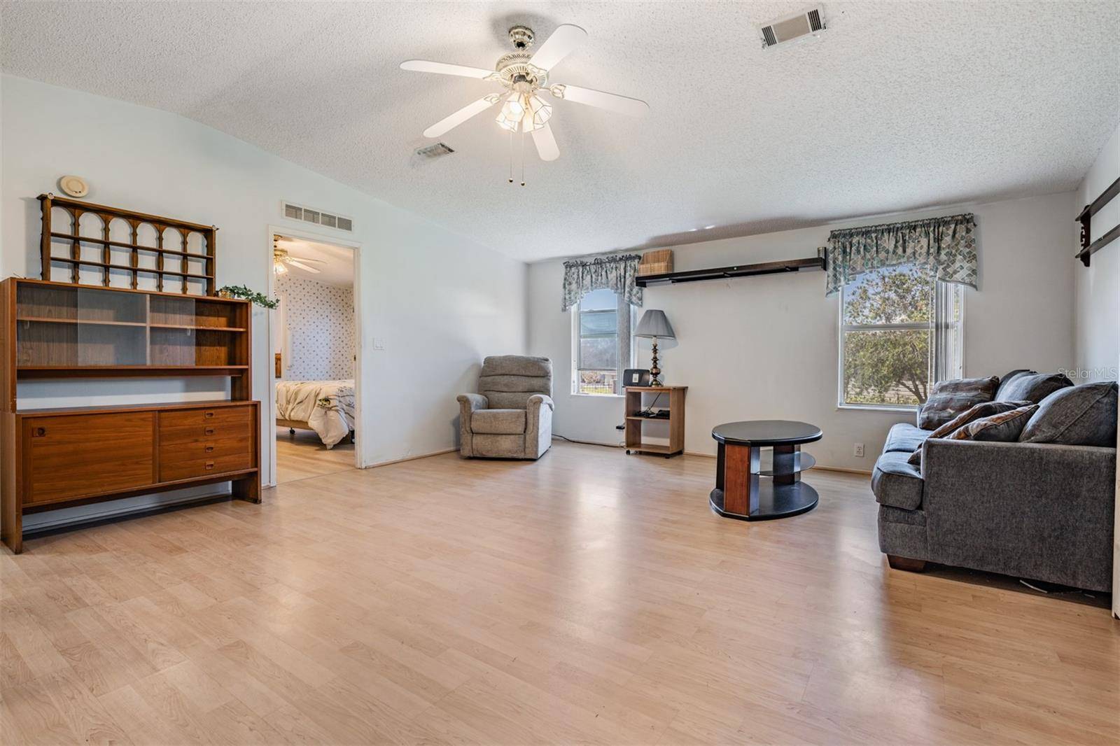 37700 NEUKOM AVE, Zephyrhills, FL 33541