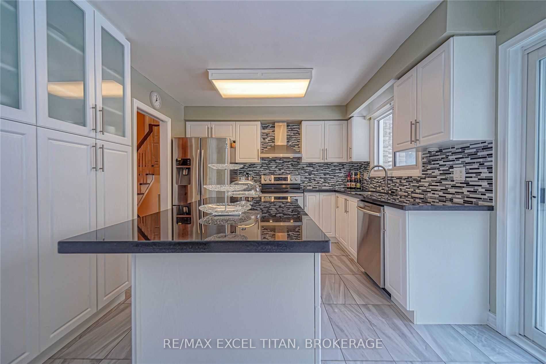83 Squire Bakers LN #Upper, Markham, ON L3P 3H1