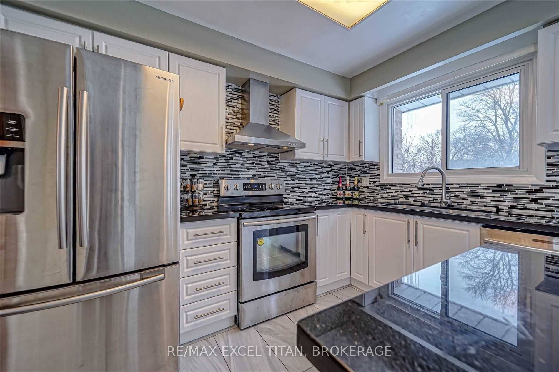 83 Squire Bakers LN #Upper, Markham, ON L3P 3H1