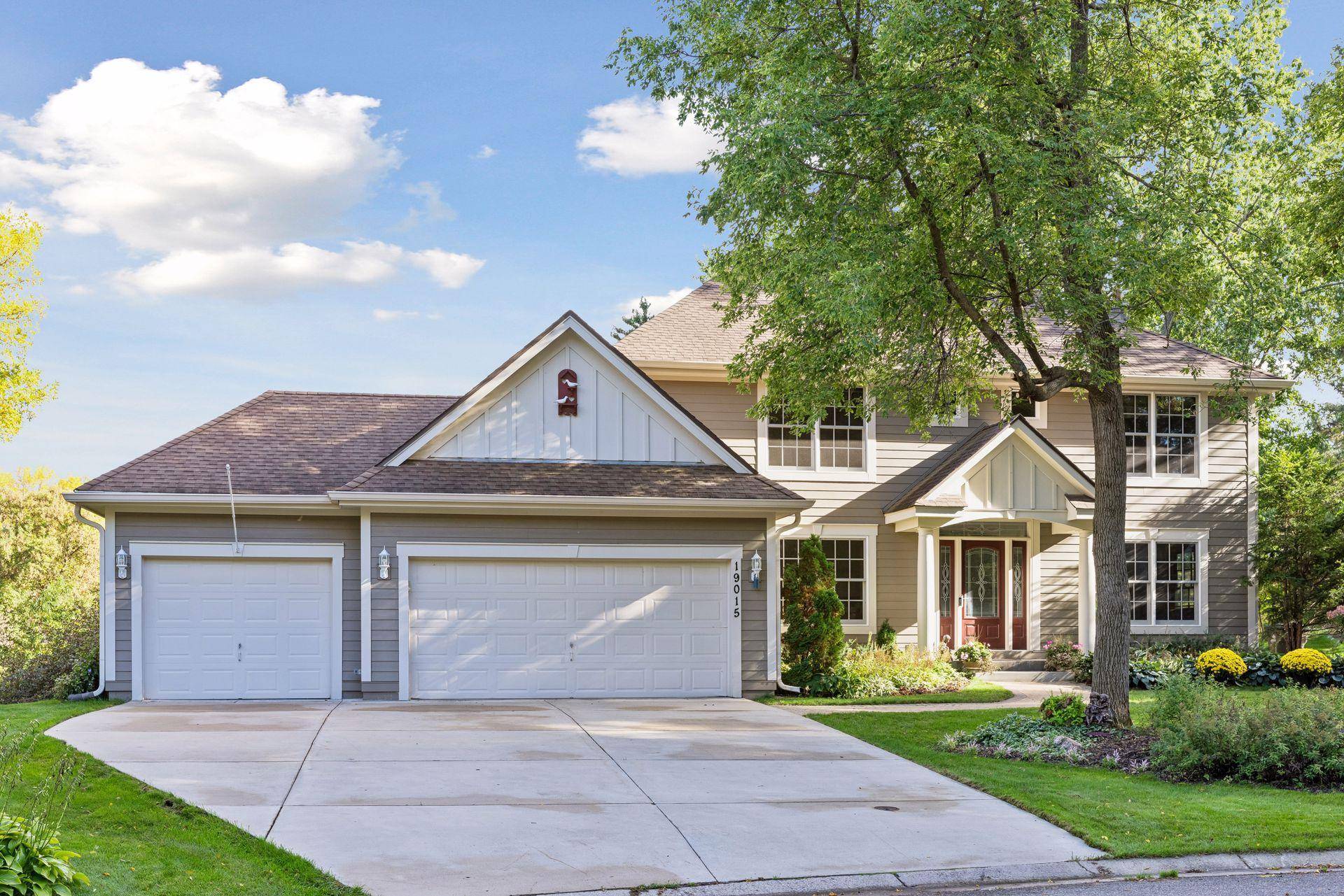 19015 31st AVE N, Plymouth, MN 55447