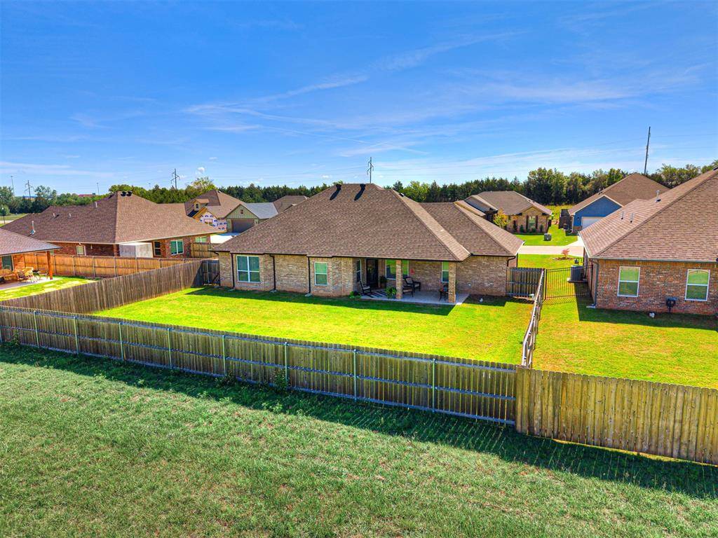 4526 Red Bird RD, Shawnee, OK 74804