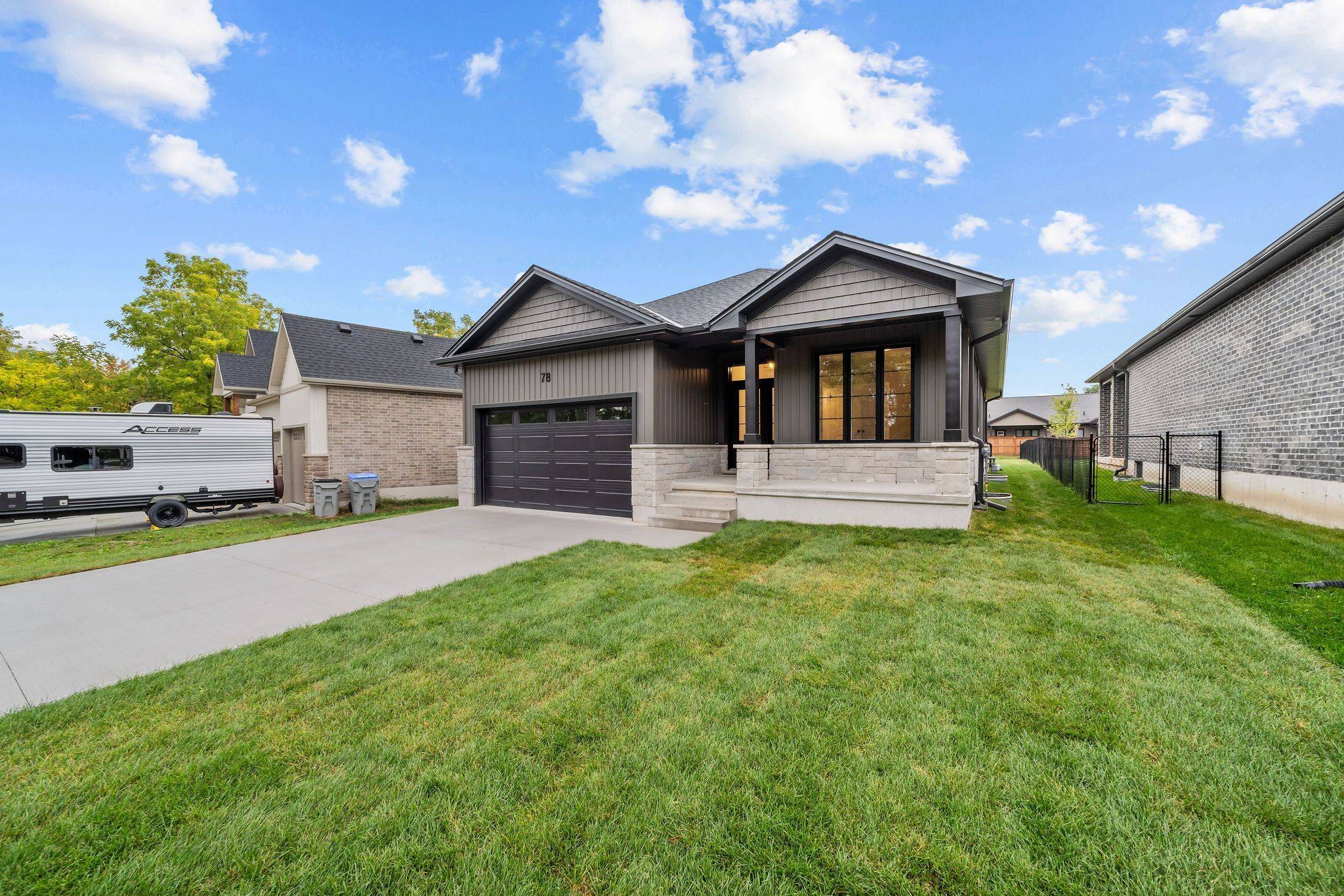 78 Queen ST, North Middlesex, ON N0M 1A0