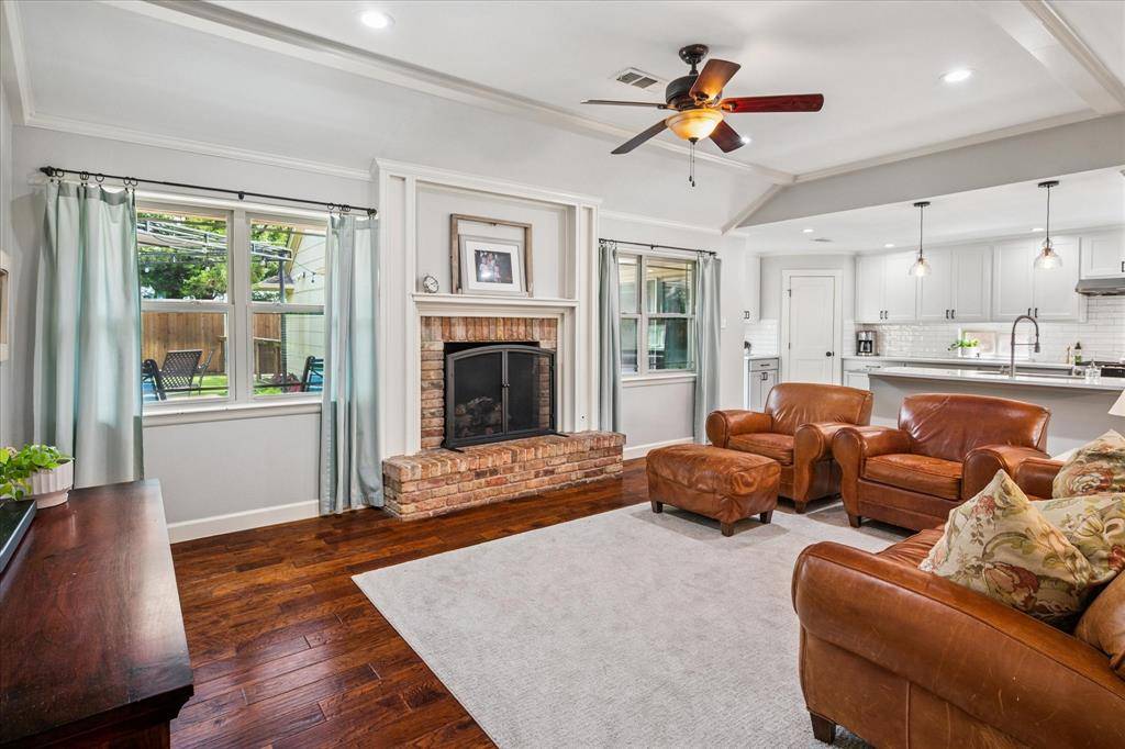 3334 Regent Drive, Dallas, TX 75229