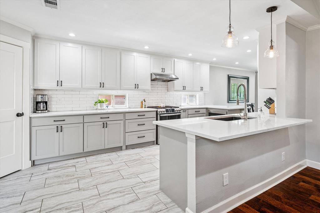 3334 Regent Drive, Dallas, TX 75229