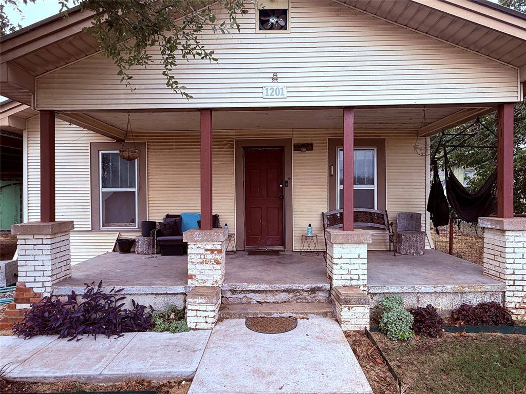 1201 W 5th Street, Baird, TX 79504