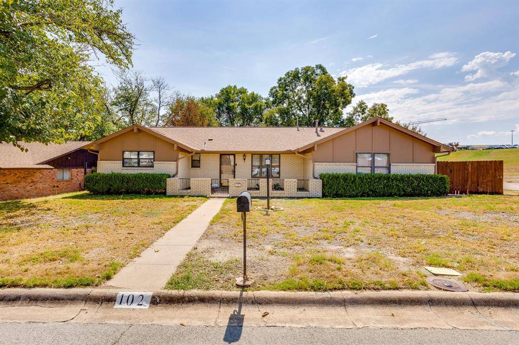 102 Roselawn Drive, Weatherford, TX 76086
