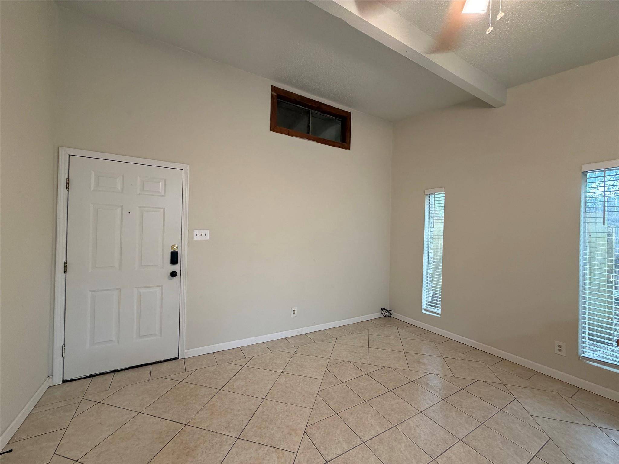 1100 N Meadows DR #104, Austin, TX 78758