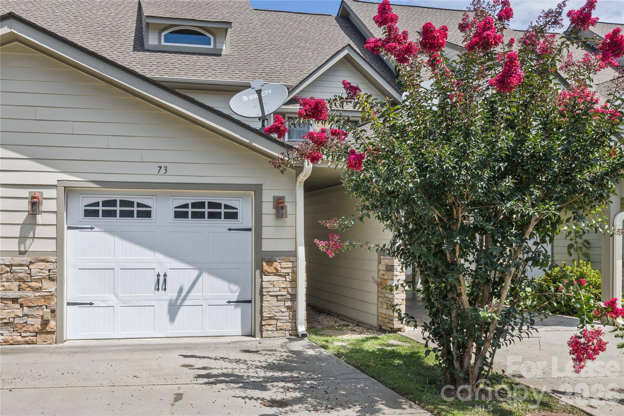 73 Rotunda CIR, Asheville, NC 28806