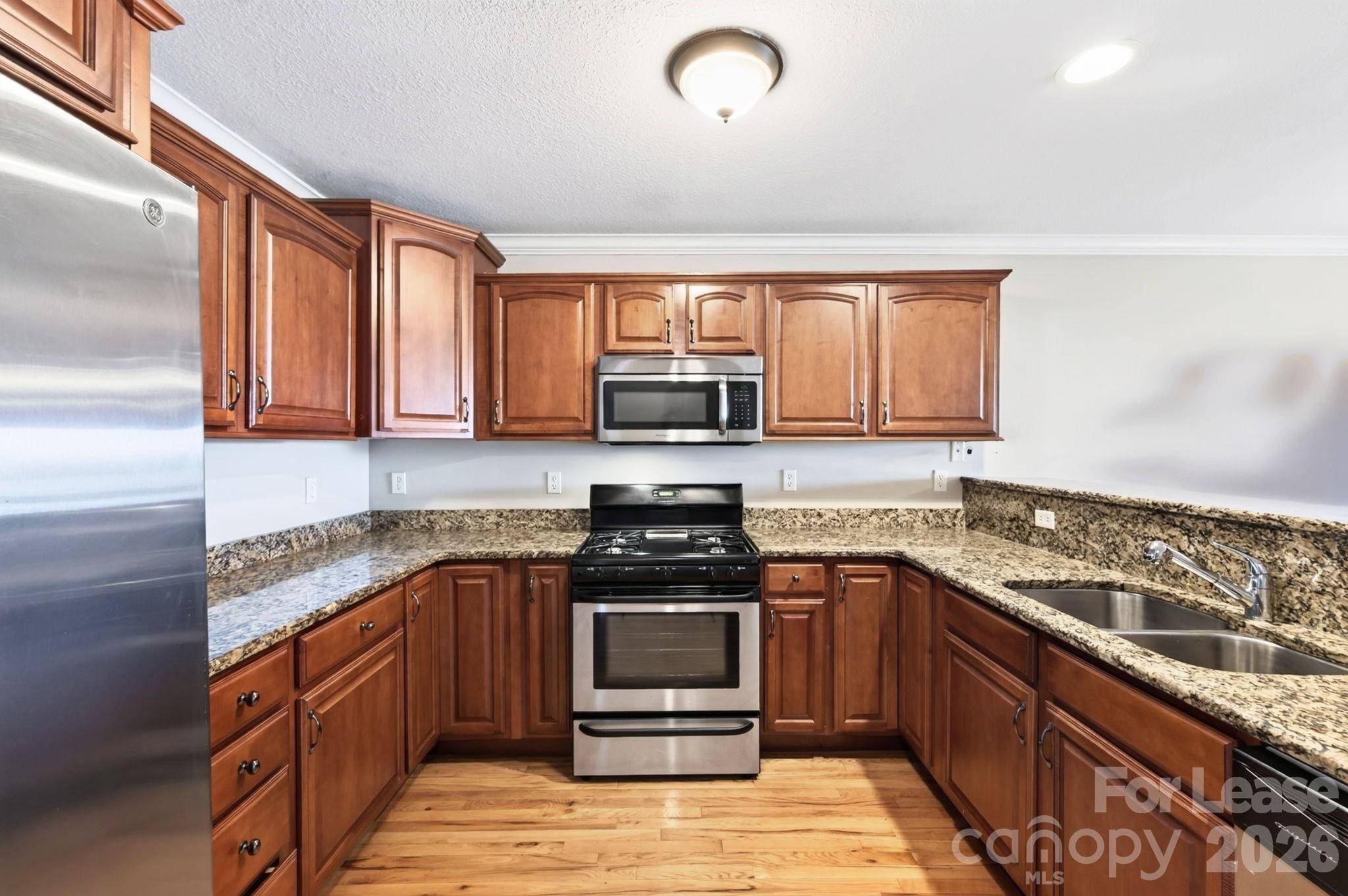 73 Rotunda CIR, Asheville, NC 28806