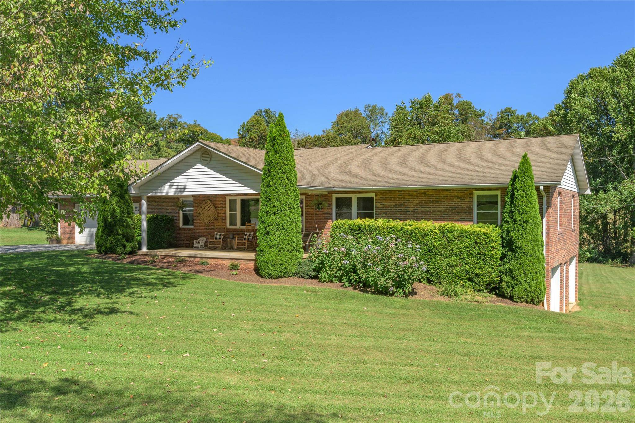 1341 Pigeon ST, Waynesville, NC 28786