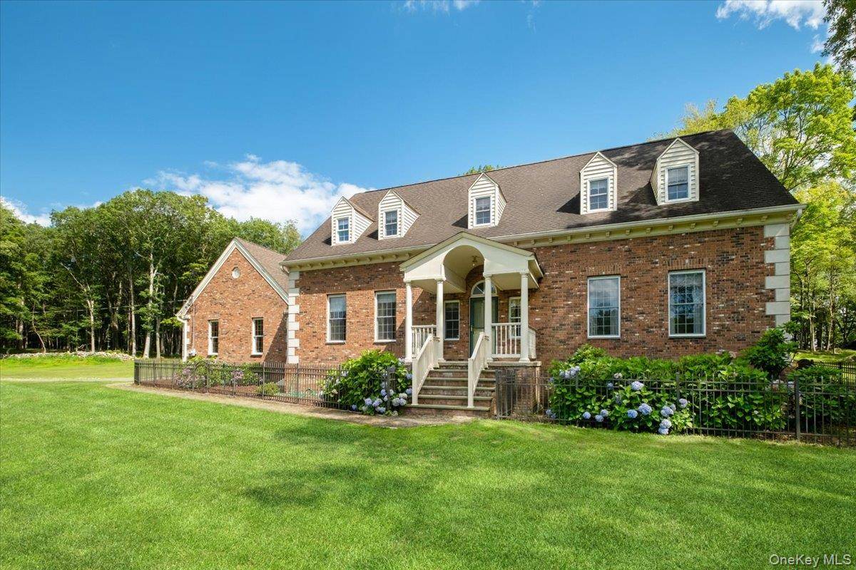 46 Skyhigh RD, Putnam Valley, NY 10579