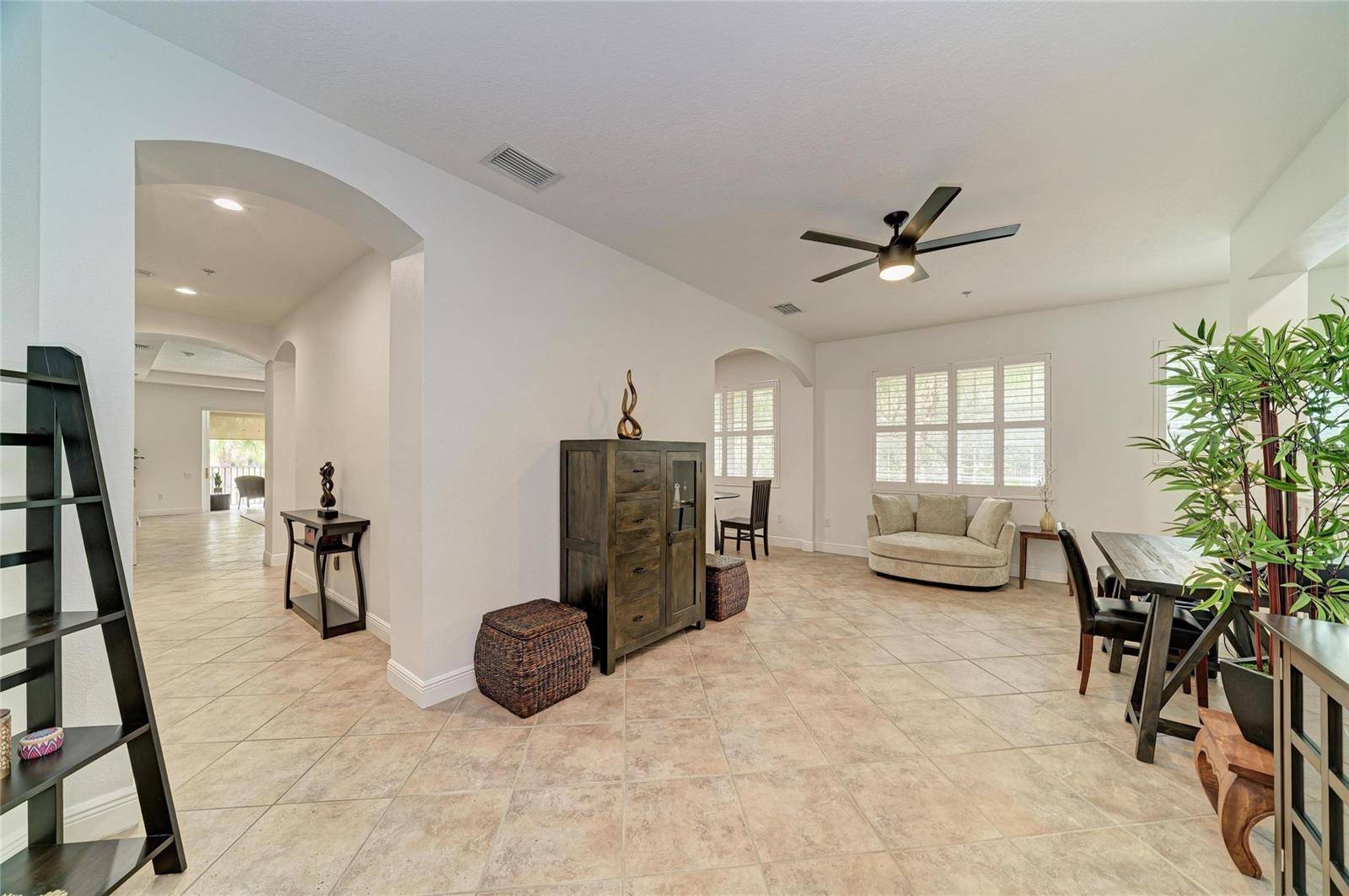 6556 MOORINGS POINT CIR #202, Lakewood Ranch, FL 34202