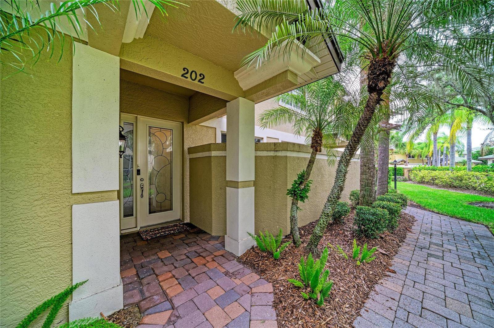 6556 MOORINGS POINT CIR #202, Lakewood Ranch, FL 34202