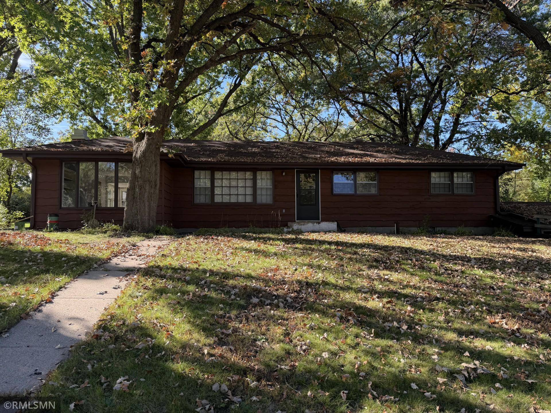 43 Suzanne AVE, Vadnais Heights, MN 55127