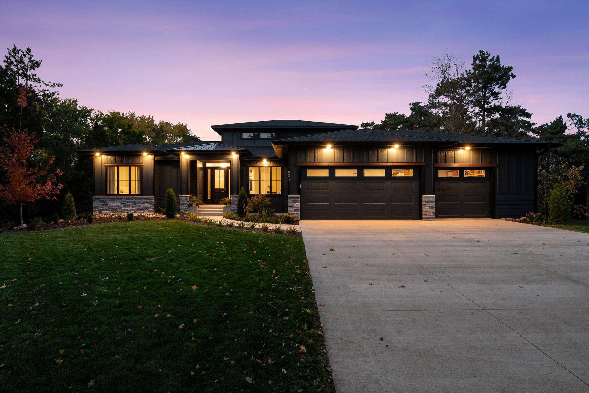 631 Callahan PL, Mendota Heights, MN 55118