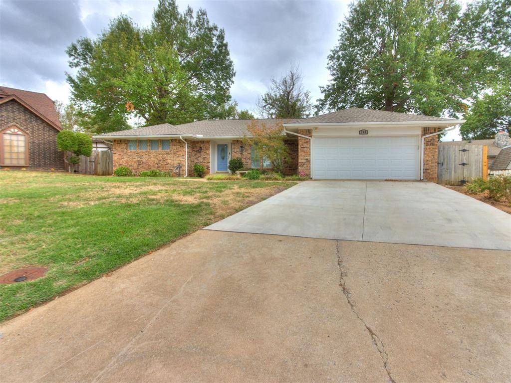 104 Redbird CIR, Midwest City, OK 73110