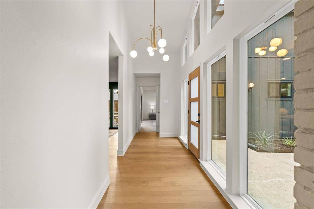 6530 Southpoint Drive, Dallas, TX 75248