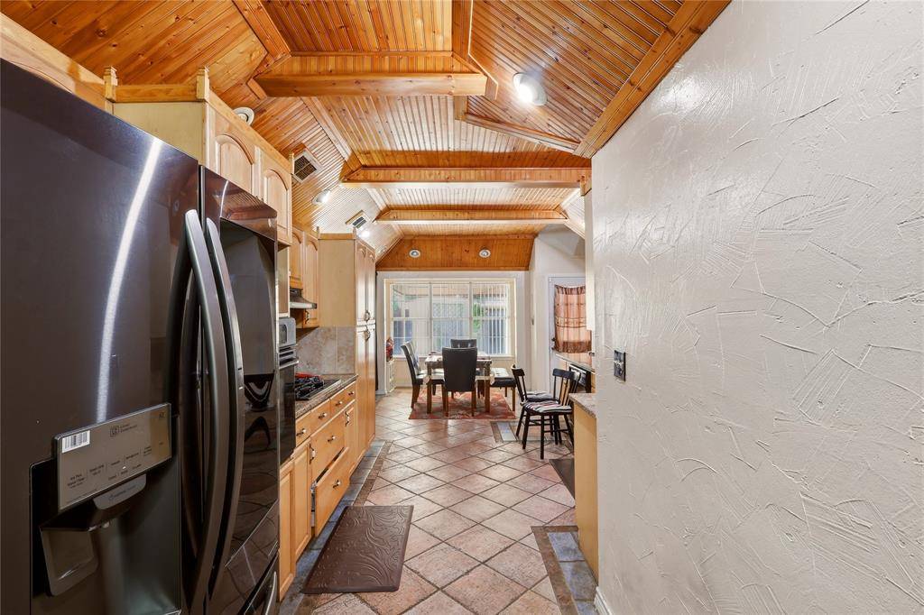 4201 Briar Hill Drive, Grand Prairie, TX 75052