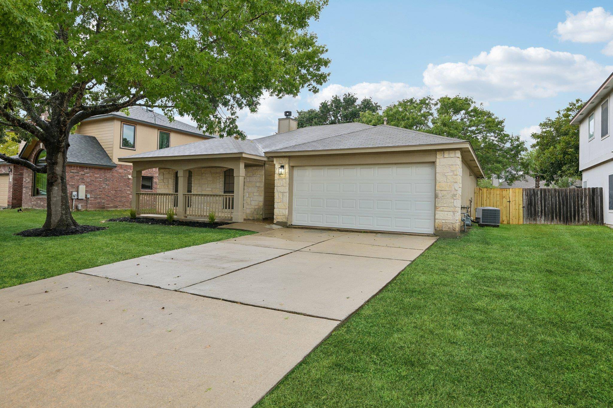 500 Britni LOOP, Kyle, TX 78640