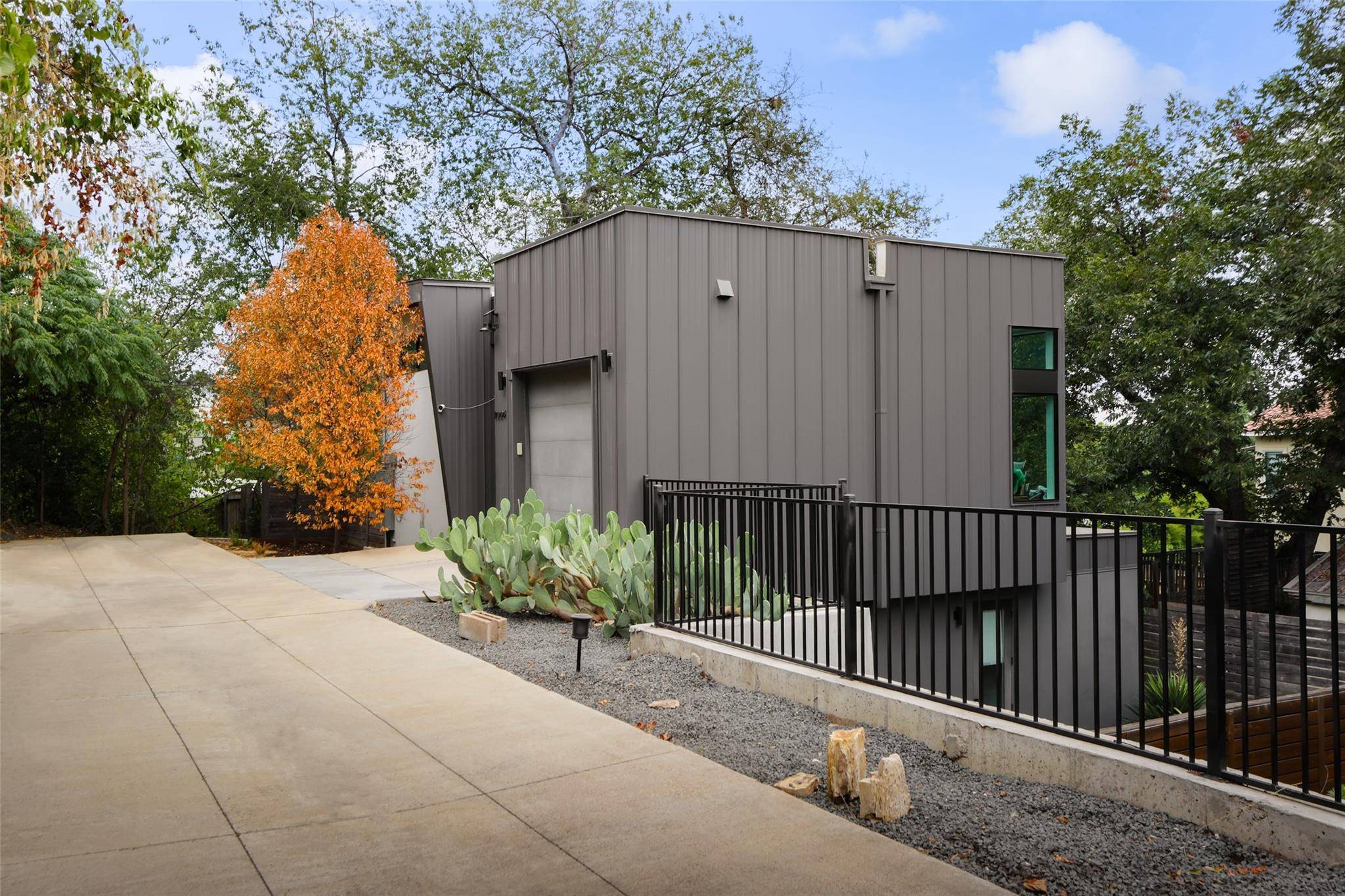 1106 Algarita Ave #2, Austin, TX 78704