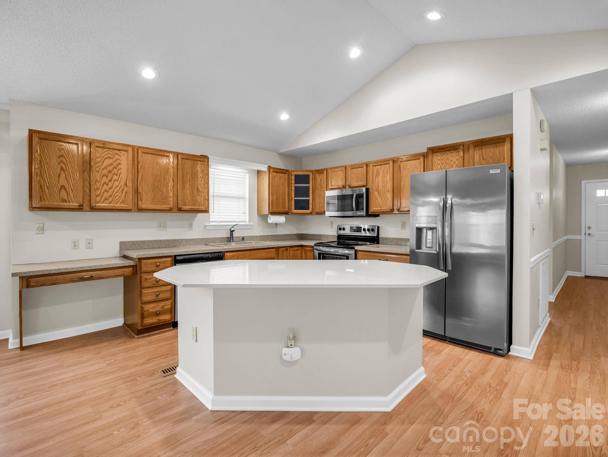 13 Gray Wolf LN, Hendersonville, NC 28792