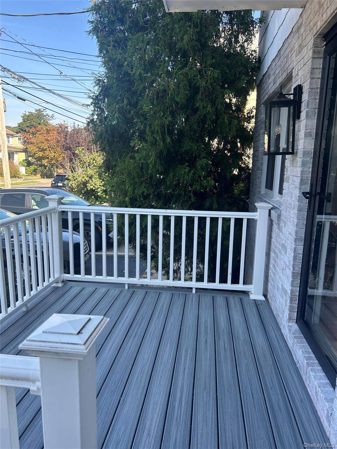 14 Edgewood RD, Port Washington, NY 11050