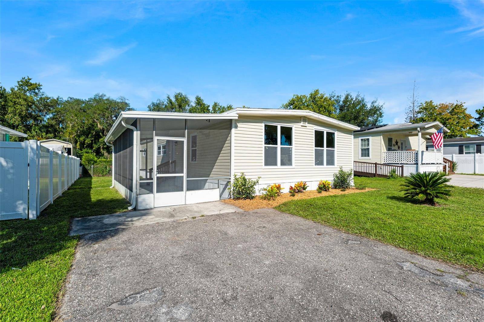 106 CYPRESS DR, Debary, FL 32713