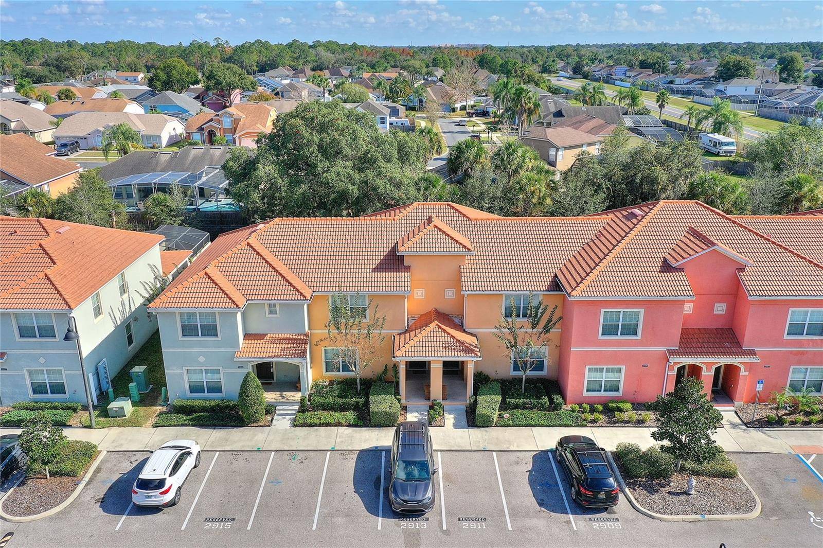 2911 BANANA PALM DR, Kissimmee, FL 34747