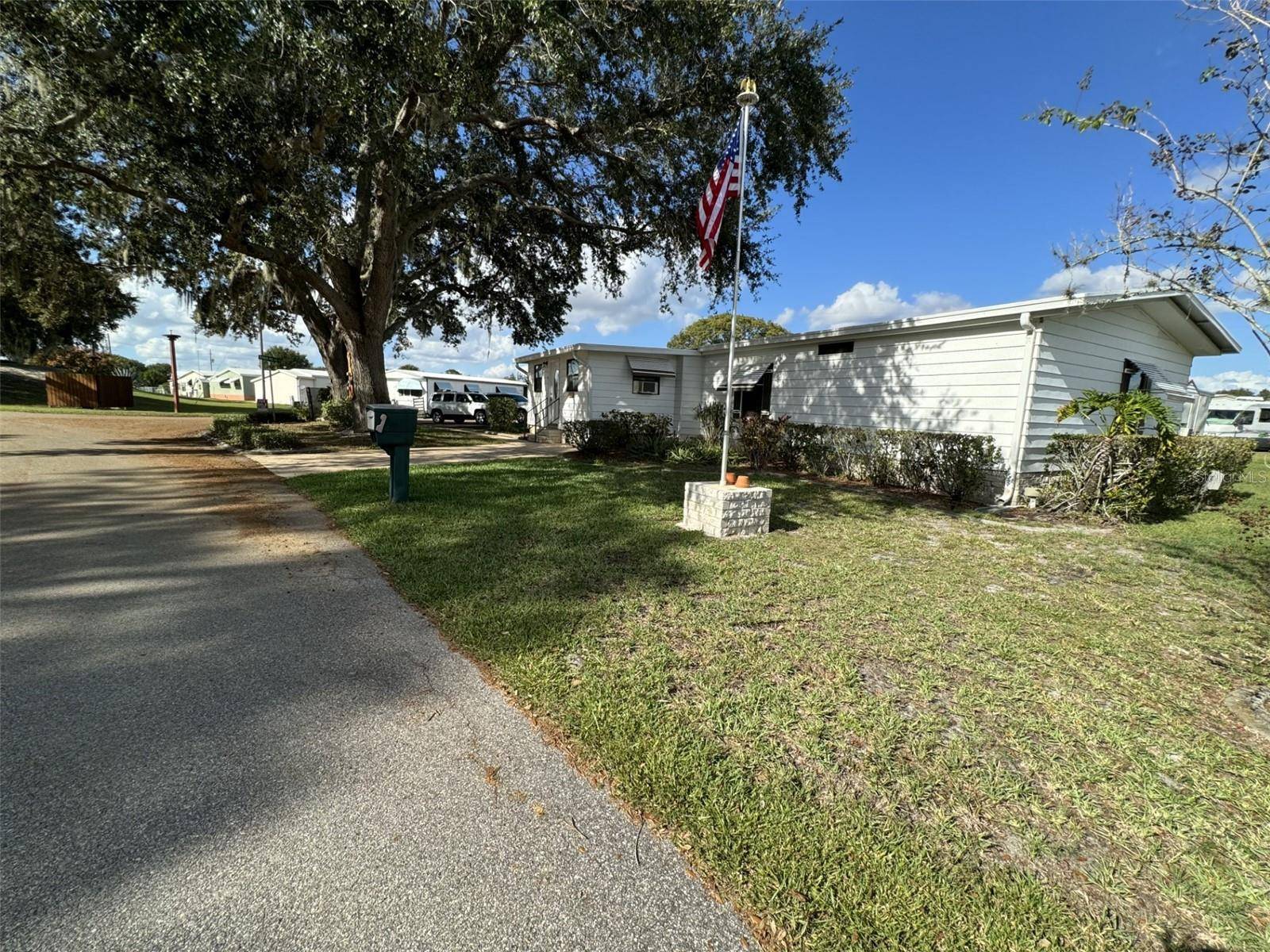 9000 LAKE POINT BLVD, Lake Wales, FL 33898
