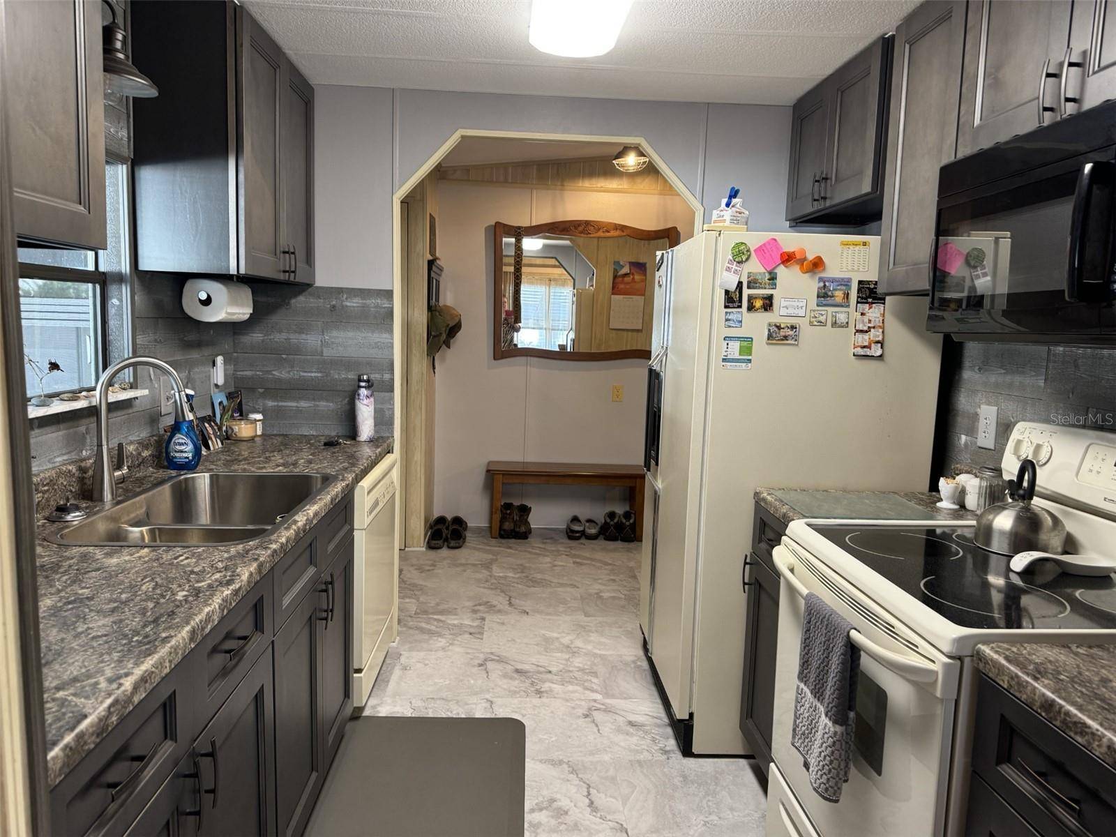 9000 LAKE POINT BLVD, Lake Wales, FL 33898