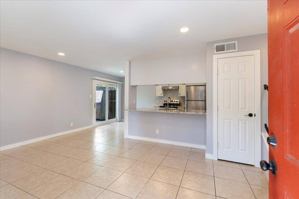 1703 Coronado Hills DR #102, Austin, TX 78752