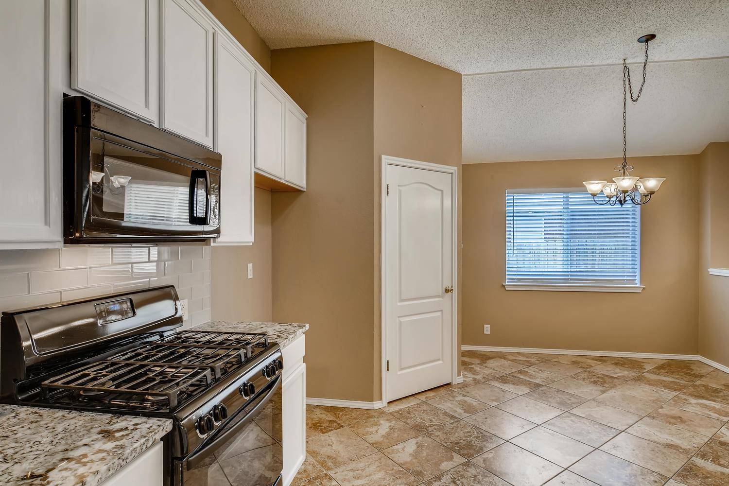 3742 Newland DR, Round Rock, TX 78681