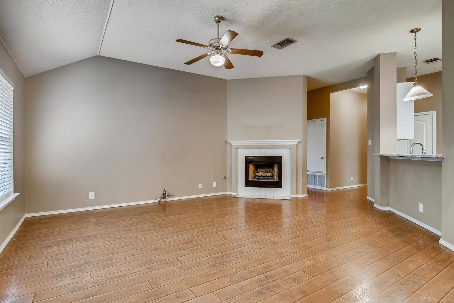 3742 Newland DR, Round Rock, TX 78681