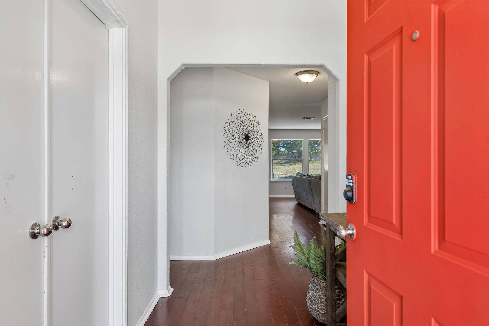 6005 La Mesa ST, Lago Vista, TX 78645