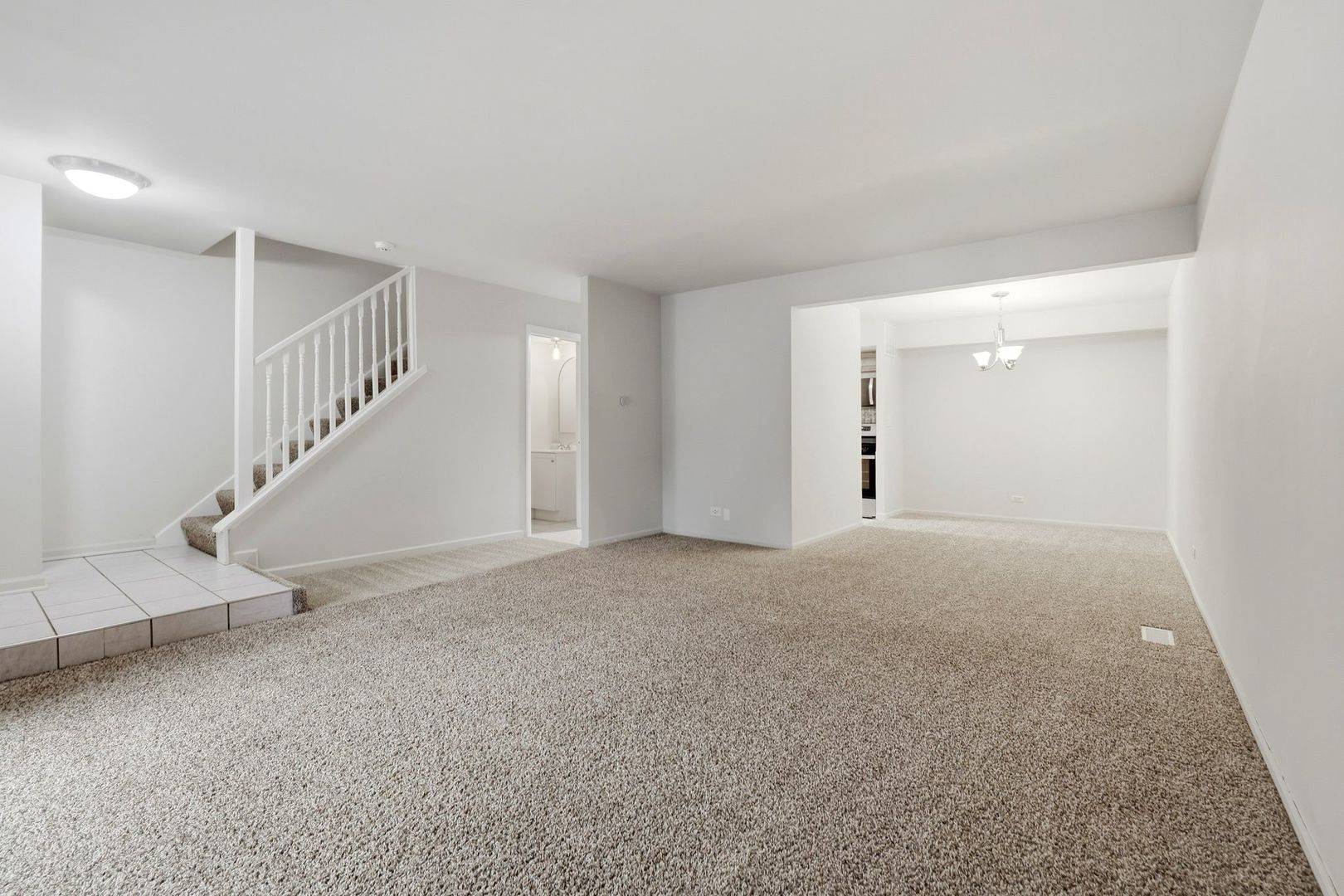2064 Country Club DR, Woodridge, IL 60517