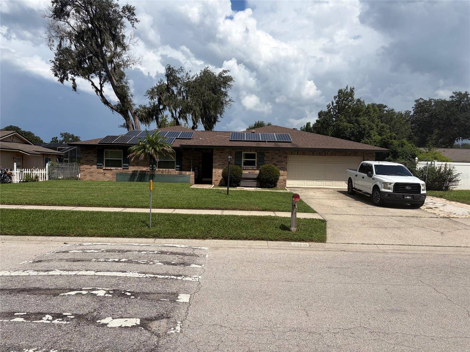 814 SHANGRI LA DR, Seffner, FL 33584