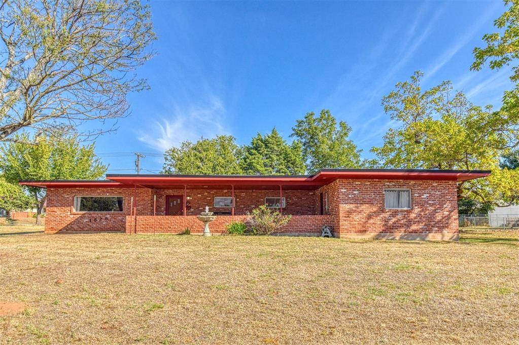1628 W Carolina AVE, Chickasha, OK 73018