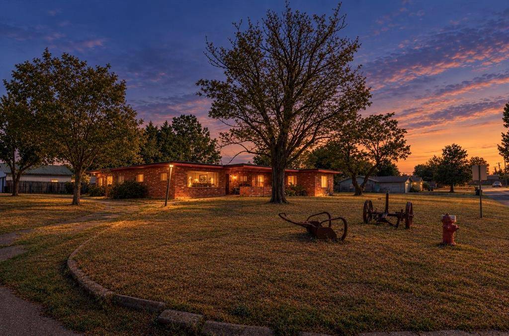 1628 W Carolina AVE, Chickasha, OK 73018