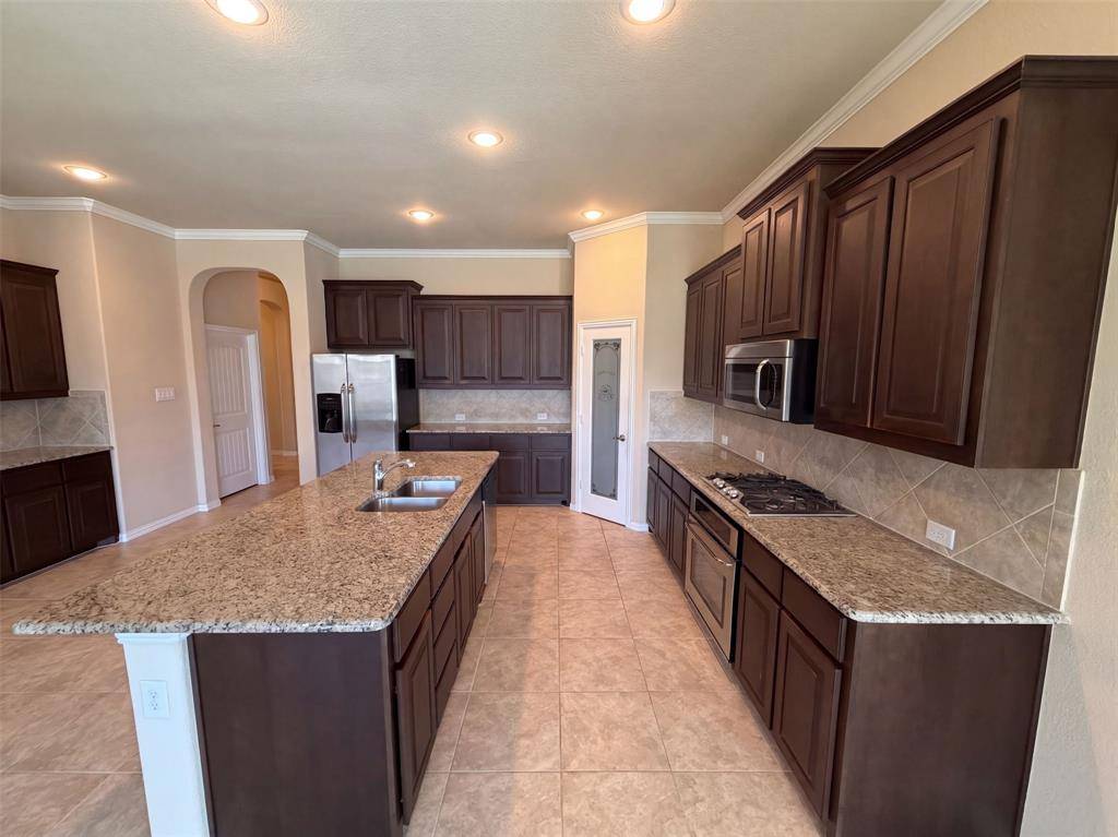 3912 Gennaker Drive, Denton, TX 76210