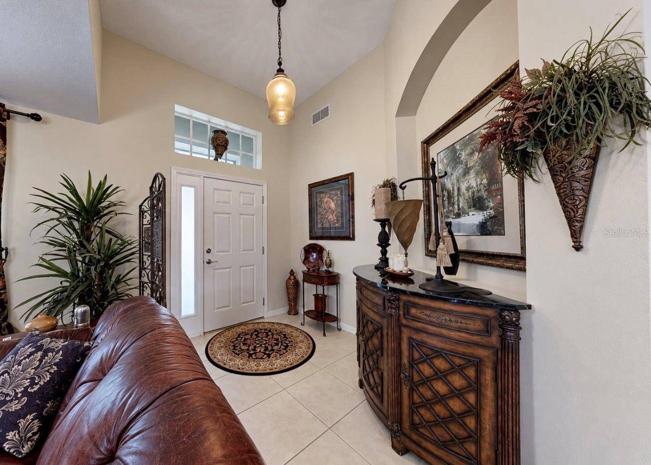 2348 ROANOKE SPRINGS DR, Ruskin, FL 33570