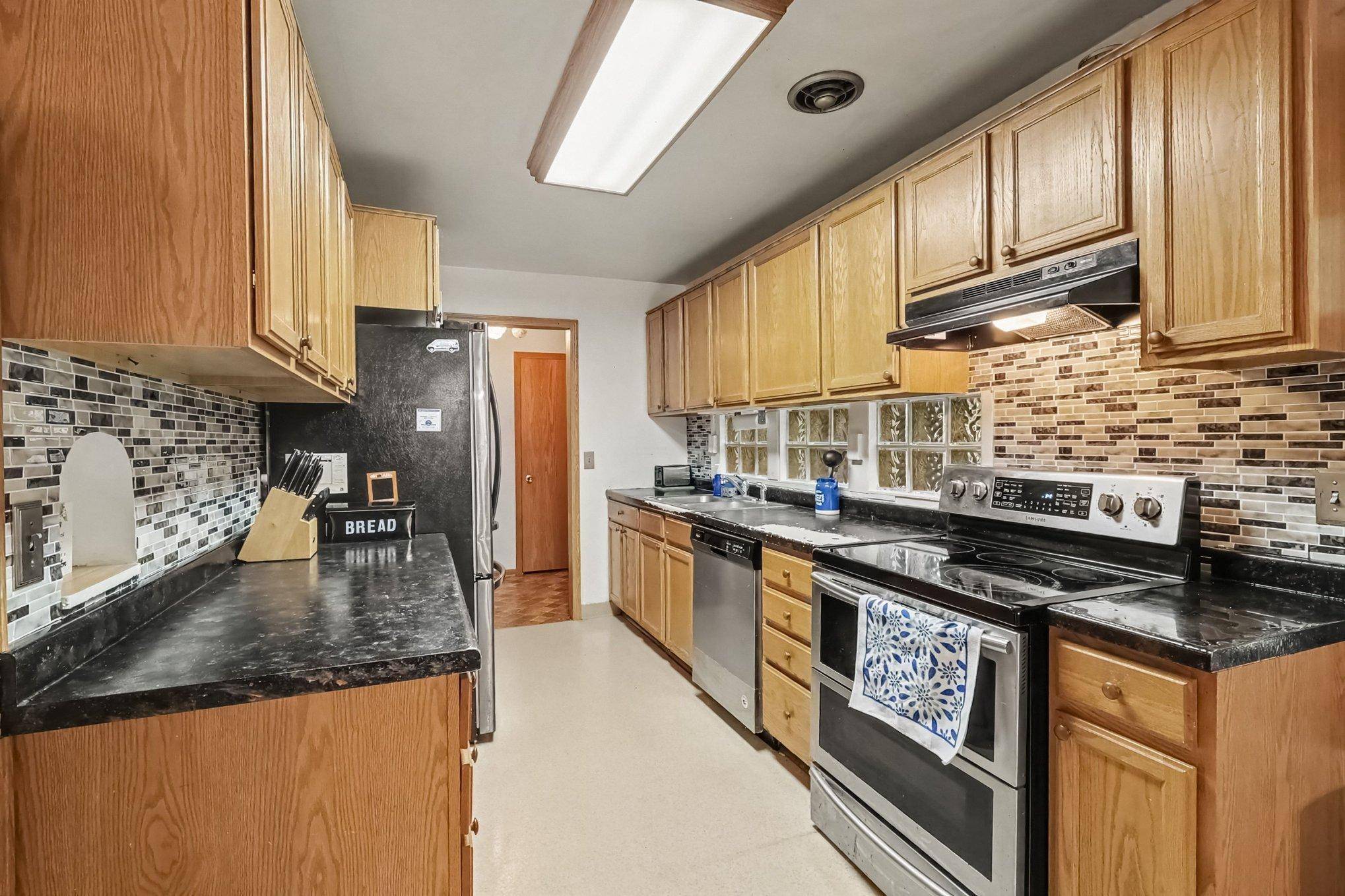 849 8th AVE SW, Faribault, MN 55021