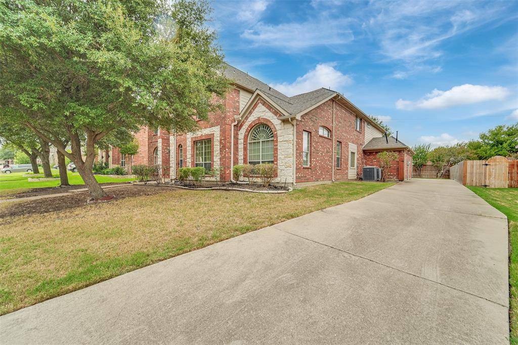 701 Walnut Bend Drive, Mansfield, TX 76063