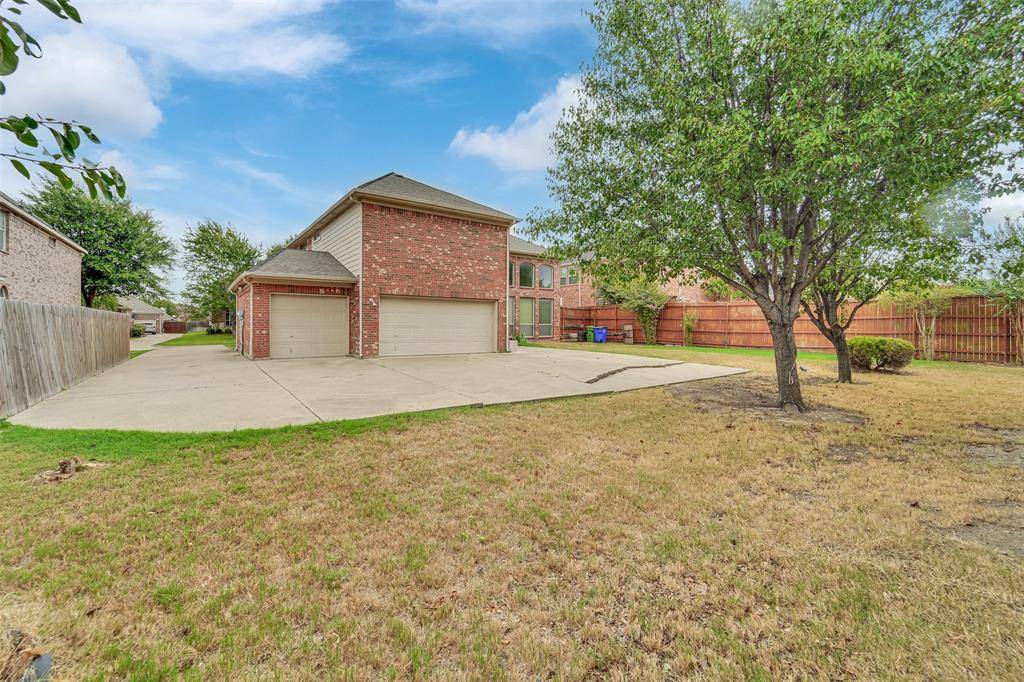 701 Walnut Bend Drive, Mansfield, TX 76063