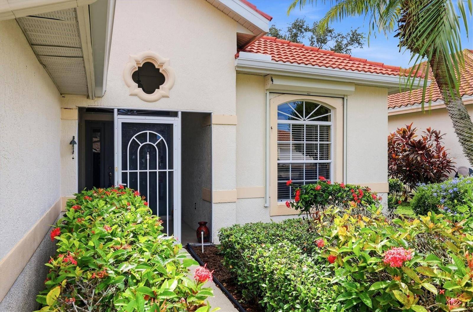446 PINEWOOD LAKE DR, Venice, FL 34285