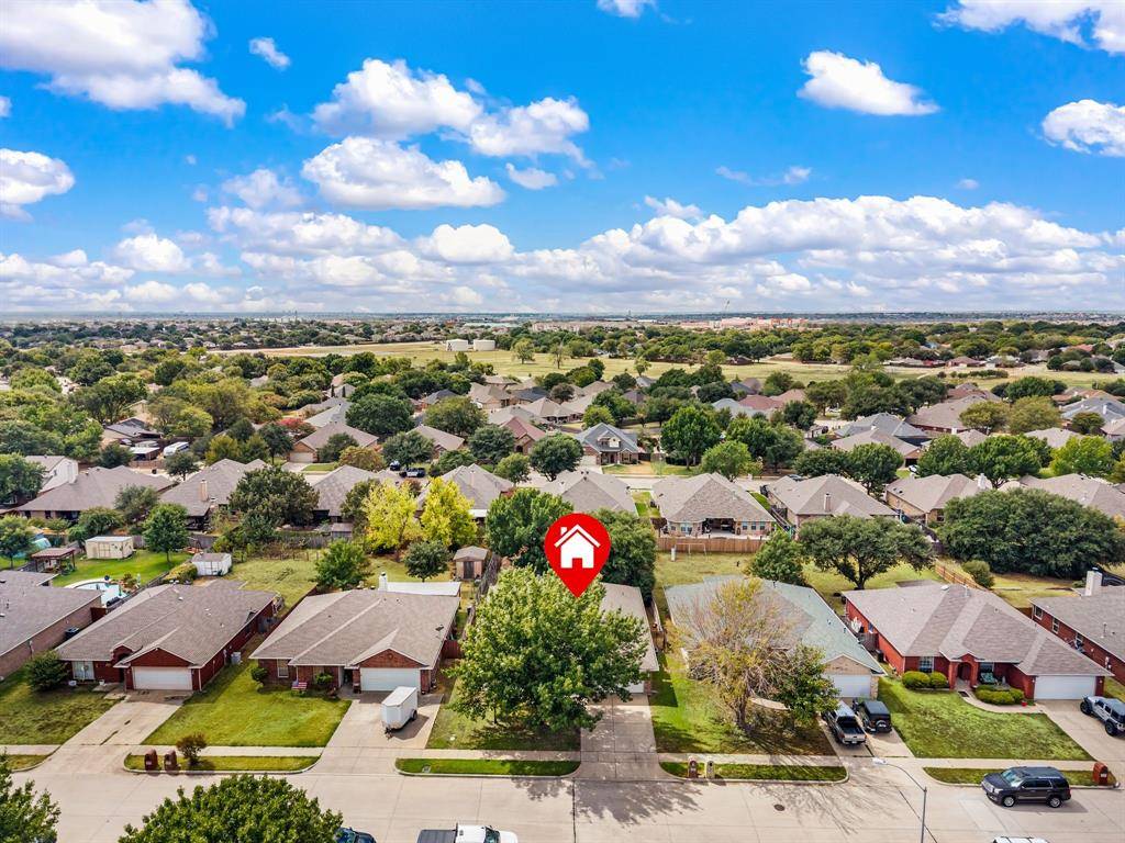 725 Big Willow Drive, Saginaw, TX 76179