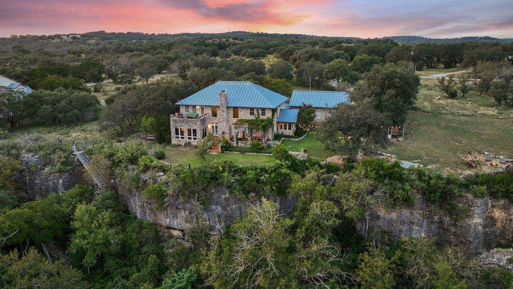 Address not disclosed, Spicewood, TX 78669