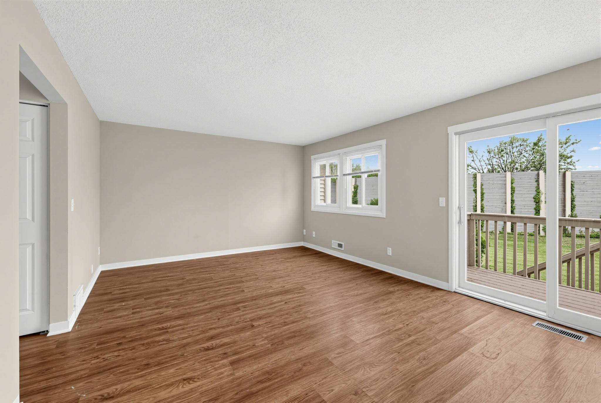 7509 Whitney DR, Apple Valley, MN 55124