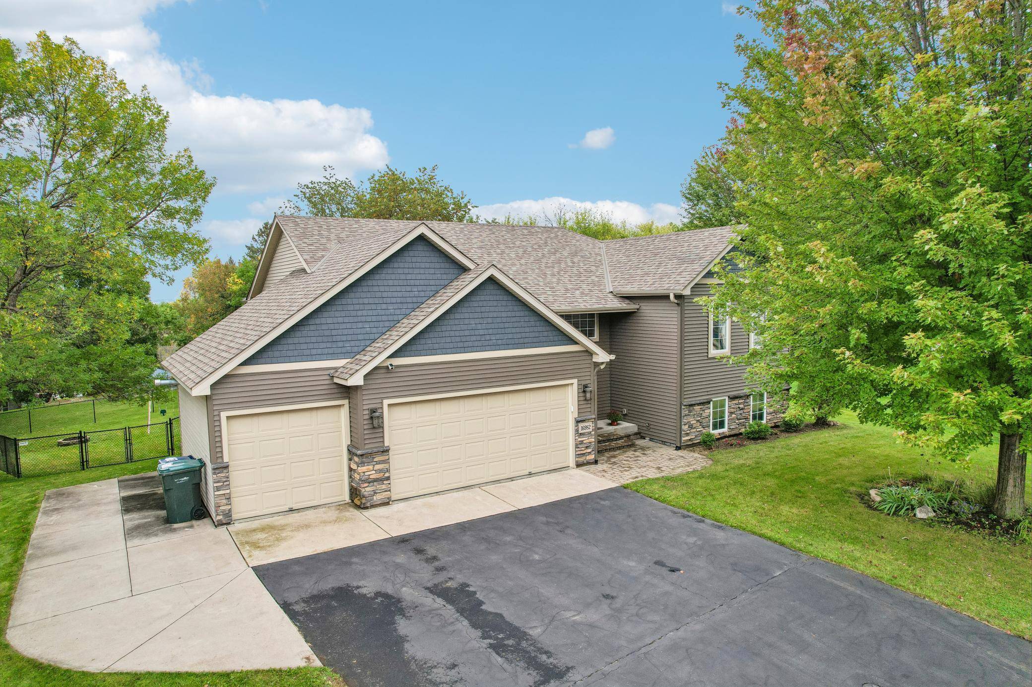 16982 Georgetown WAY, Lakeville, MN 55068
