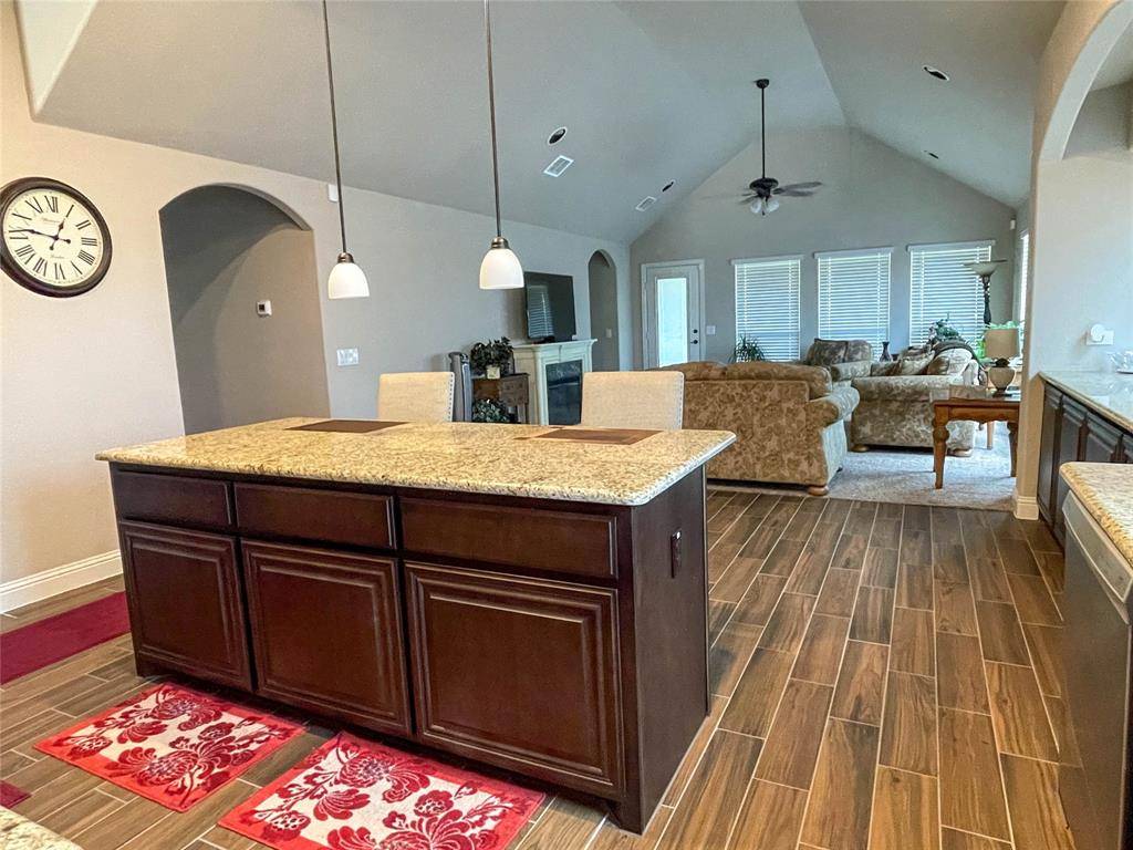 4100 Snowberry Lane, Fort Worth, TX 76036